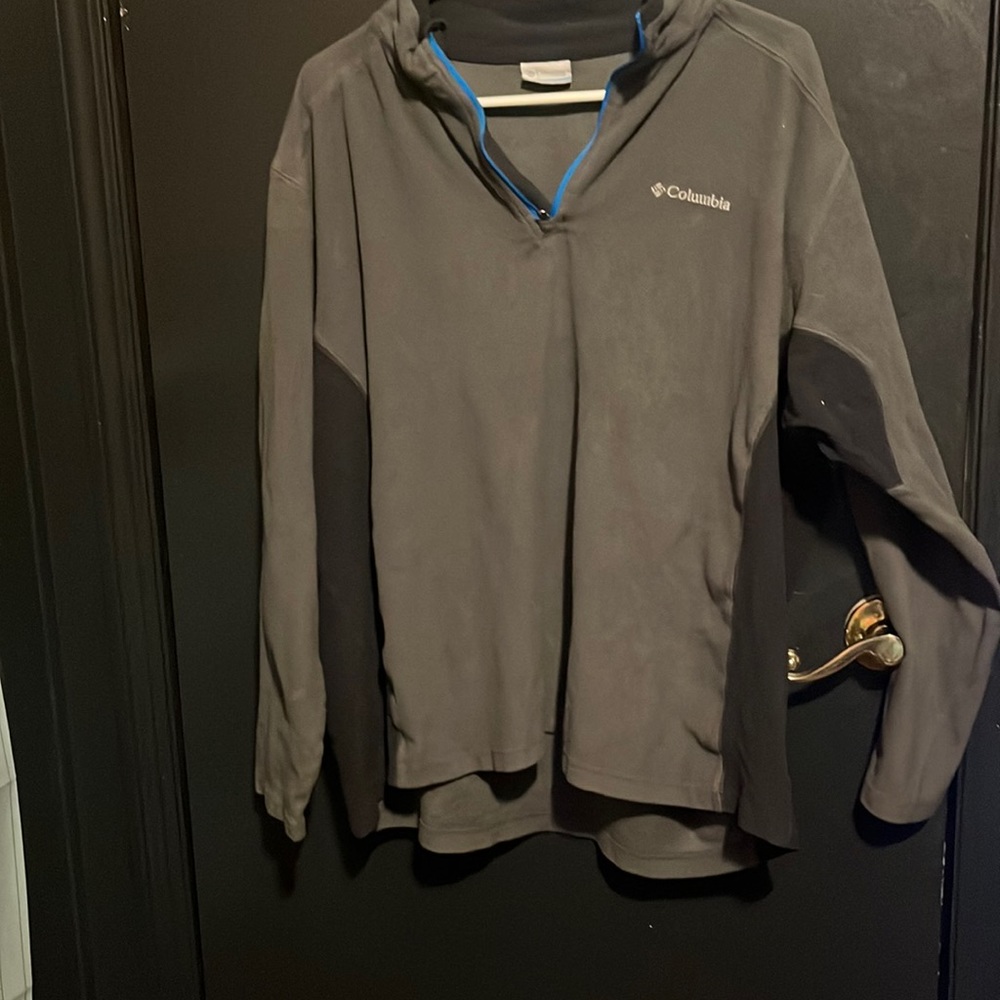 XXL Columbia quarter zip pullover, grey and black with blue detail on collar
